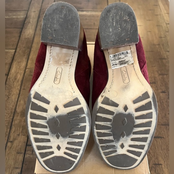 Clarks Burgundy Suede Ankle Boots – Size 8.5 - Picture 6 of 7